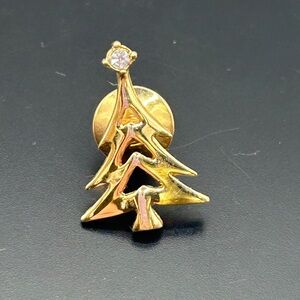 Avon Gold Christmas Tree Brooch